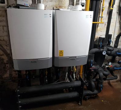 Bp Tizedes utca Társasház- Enegetikai korszerűsítés+ Hmv csere 2*120 Kw - Heating Service 2000 Kft