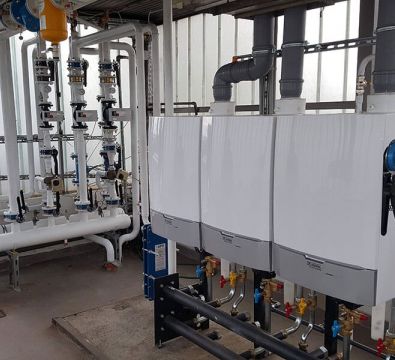 Budapest Koppány utca Főgáz központ- Energetikai korszerűsítés 3*120 Kw - Heating Service 2000 Kft
