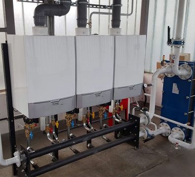 Budapest Koppány utca Főgáz központ- Energetikai korszerűsítés 3*120 Kw - Heating Service 2000 Kft